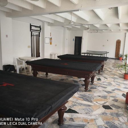 Hotel Buenos Aires Club Inn Мельгар Екстер'єр фото
