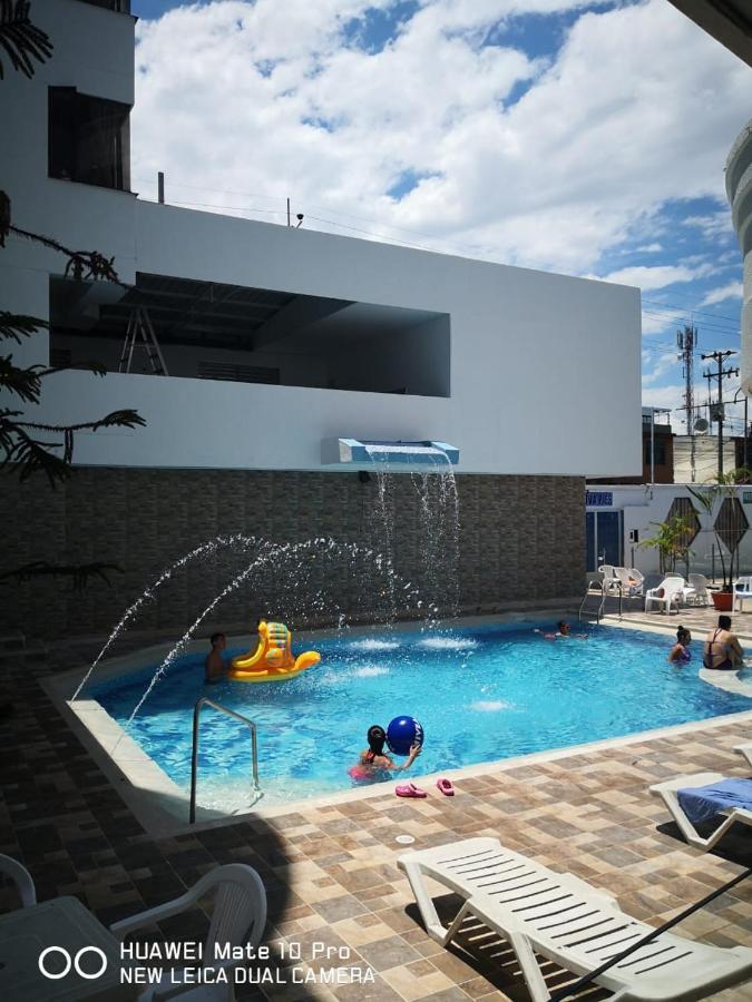 Hotel Buenos Aires Club Inn Мельгар Екстер'єр фото